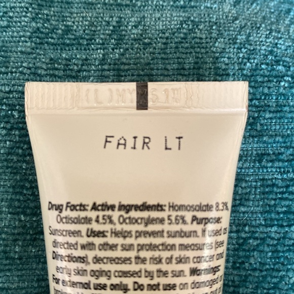 NEW it Cosmetics CC+ Nude Glow in Fair Light - Picture 3 of 4